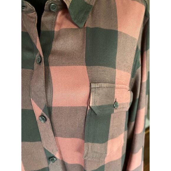 Boutique Plus 1X Pink & Gray Buffalo Plaid Button-Front Shirt - Picture 3 of 6